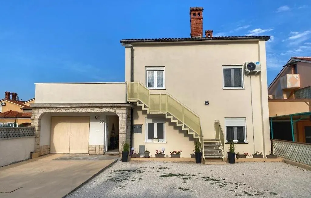 Apartment Jozephine 3 By Villas Guide بولا